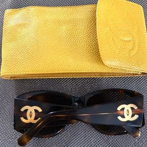 Vintage CHANEL CC Logo Glasses Case 3207323 & Anna Wintour CC Sunglasses 05246